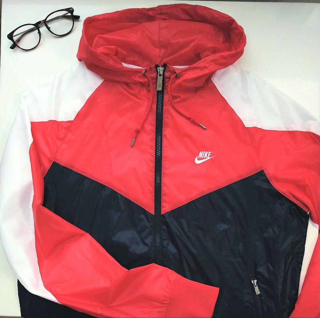 NIKE