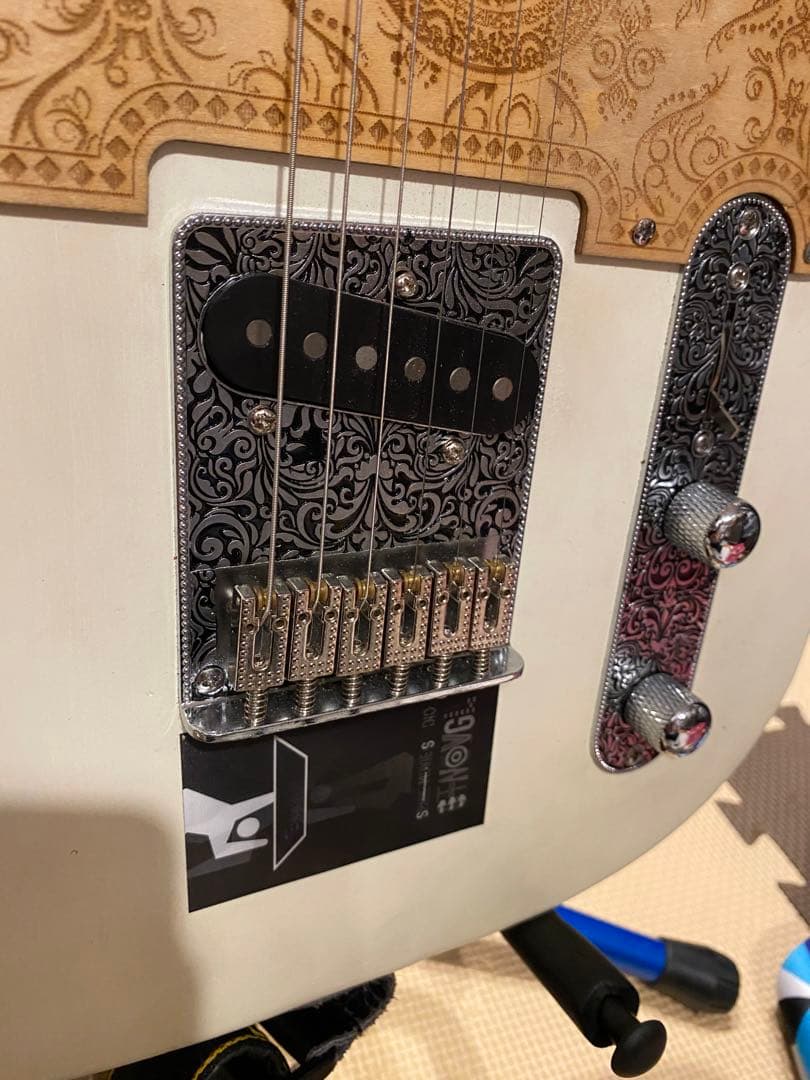 日曜日までの最終値下げ！アメーバペイズリー風ペイントギター