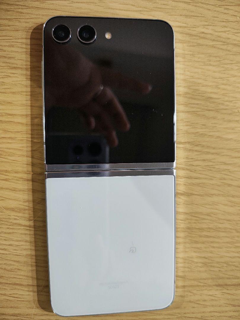 Samsung Galaxy Z Flip5 本体 国内版 ミント 傷あり