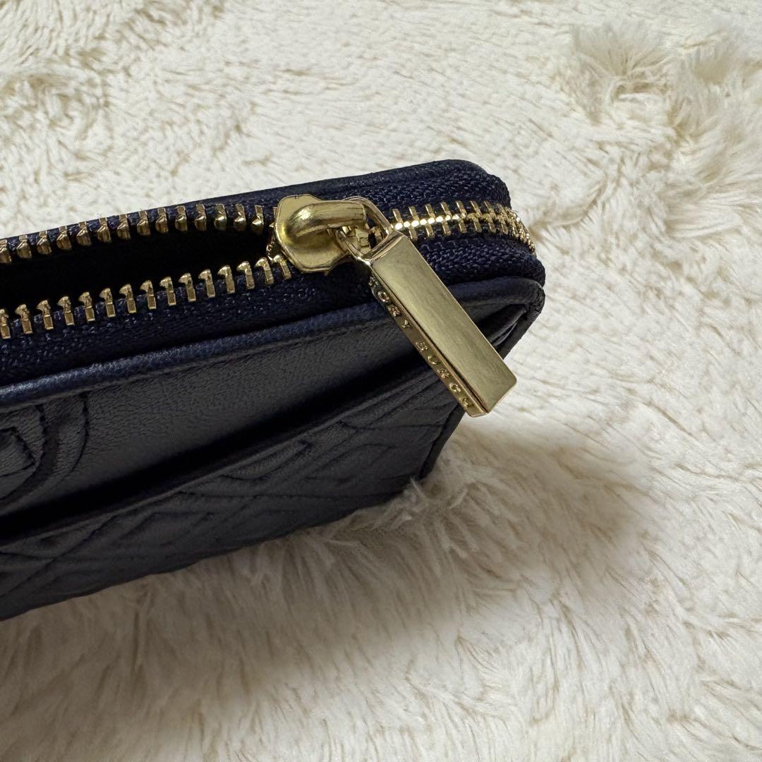 美品 トリーバーチ 長財布 ラウンドファスナー キルティング ネイビー ロゴ