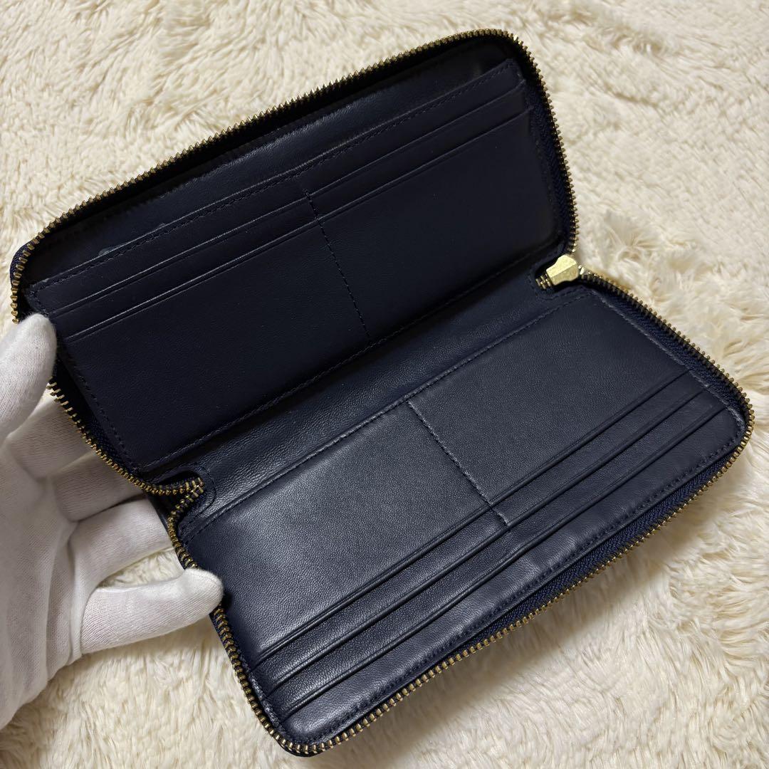 美品 トリーバーチ 長財布 ラウンドファスナー キルティング ネイビー ロゴ