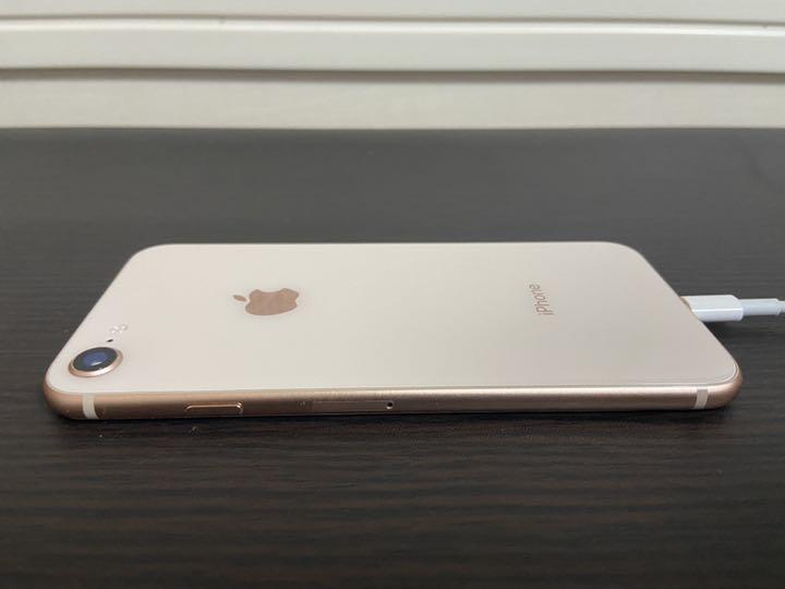 iPhone 8 64G SIMロック解除済み