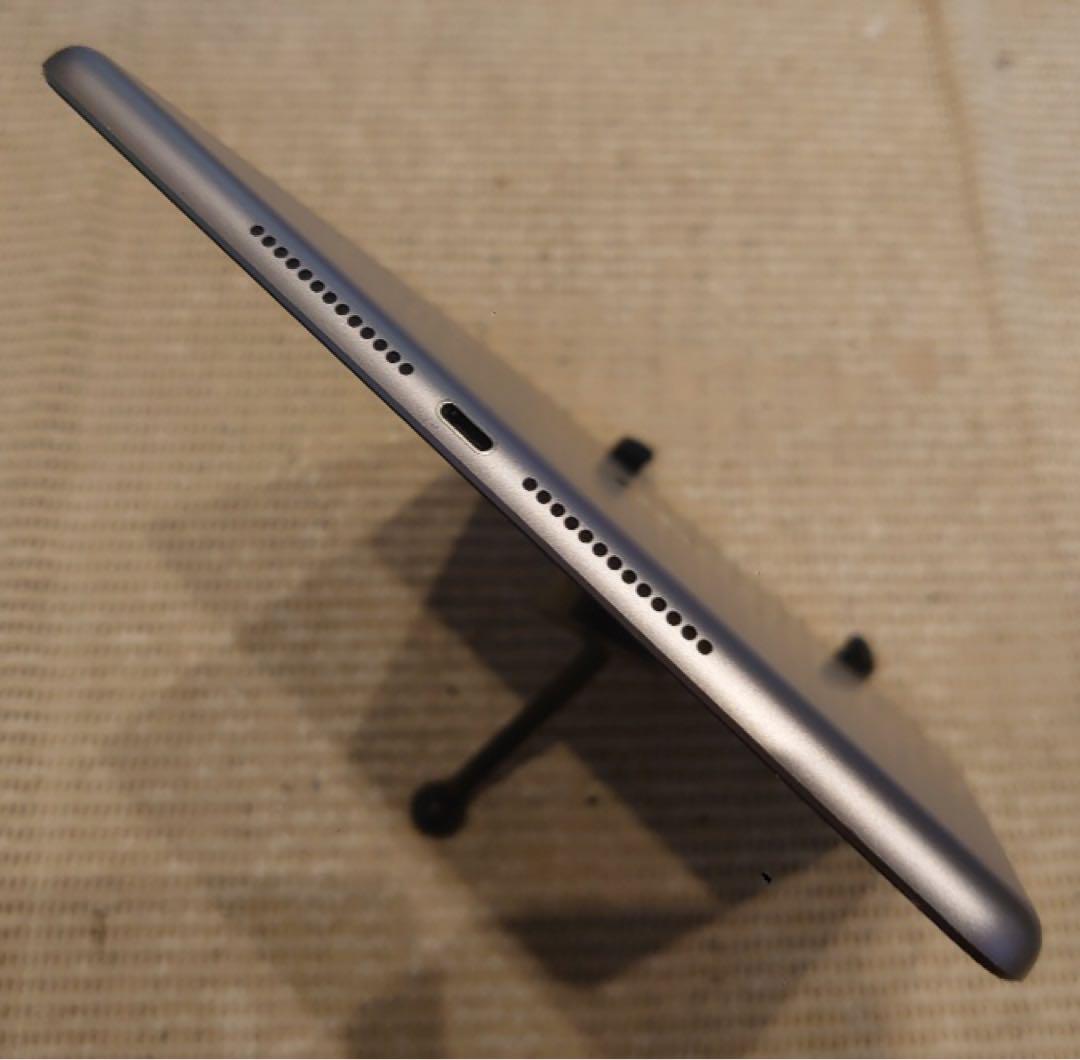RJF8K 完動品液晶無傷iPad第6世代(A1893)本体32GB送料込 完動品液晶無傷iPad第6世代(A1893)本体32GBグレイ送料込XJF8J