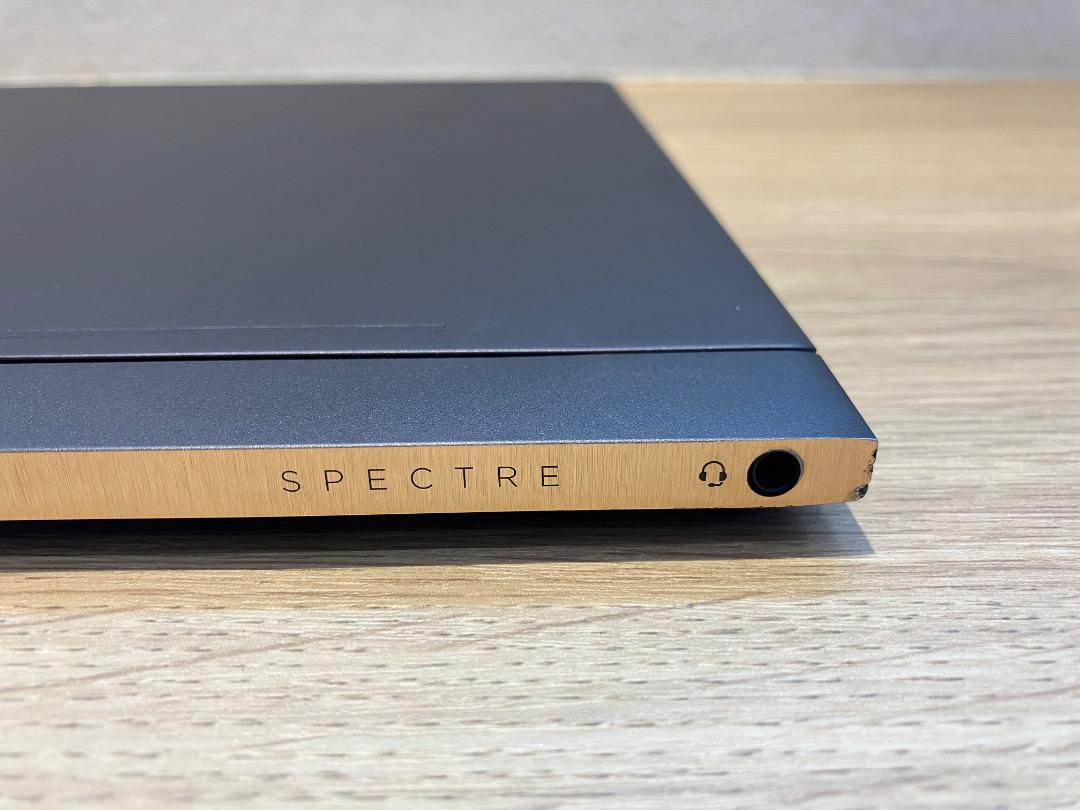 HP SPECTRE メモリー8GB SSD(換装済み)256GBバッテリー新品