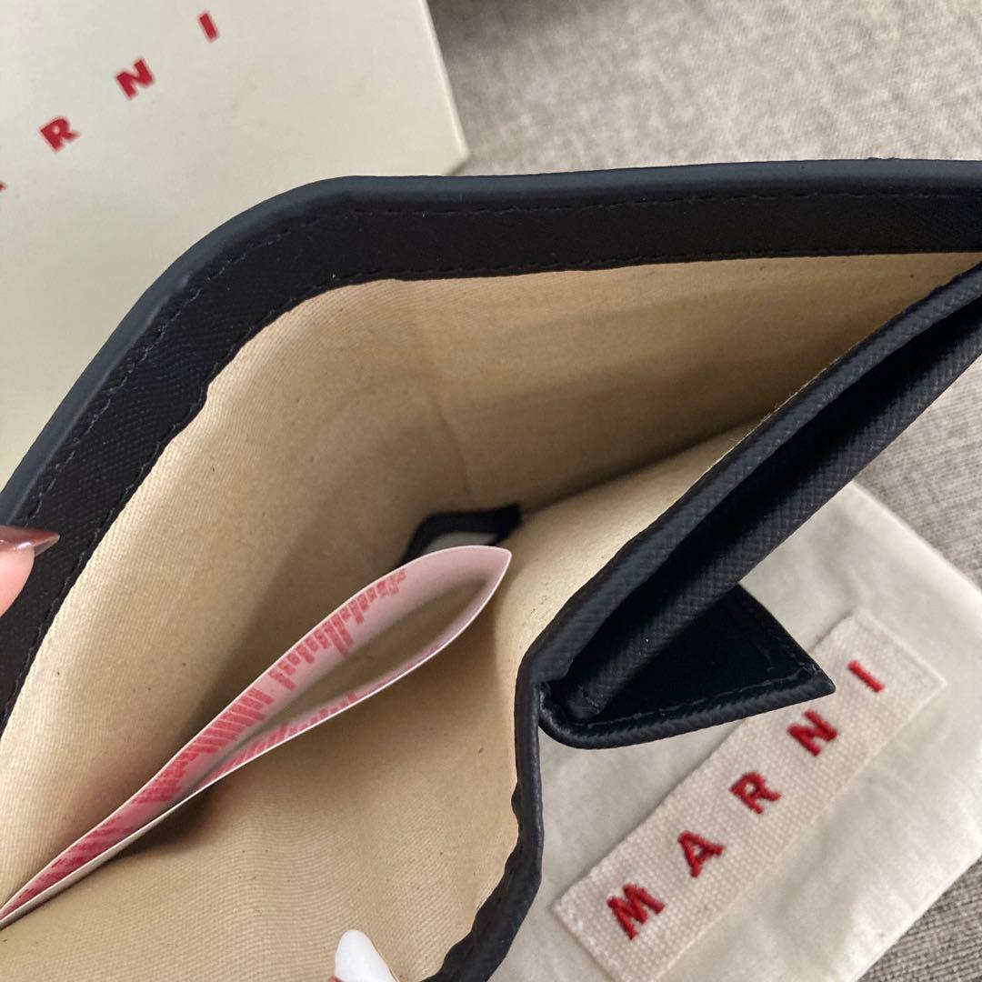 MARNI二つ折り財布PFMOQ14U07 LV520 Z360N ブラック LV520 マルニ