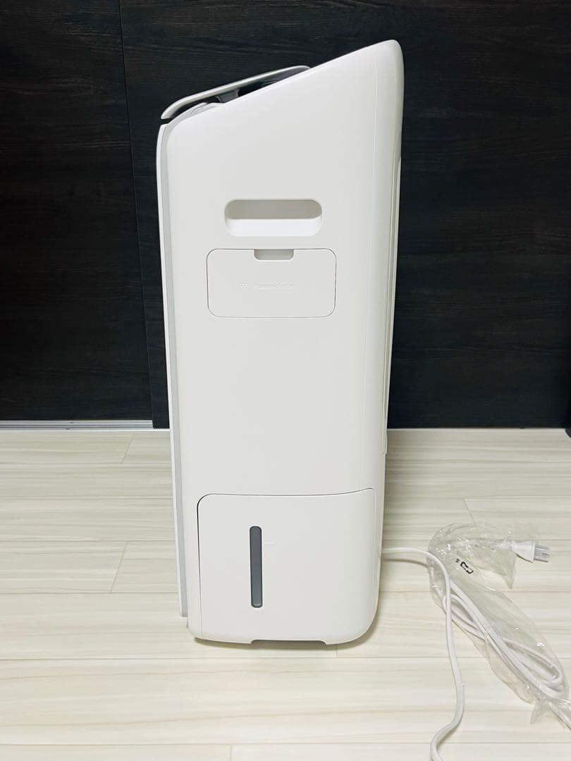 【展示品】シャープ 衣類乾燥 除湿機 CV-RH140-W