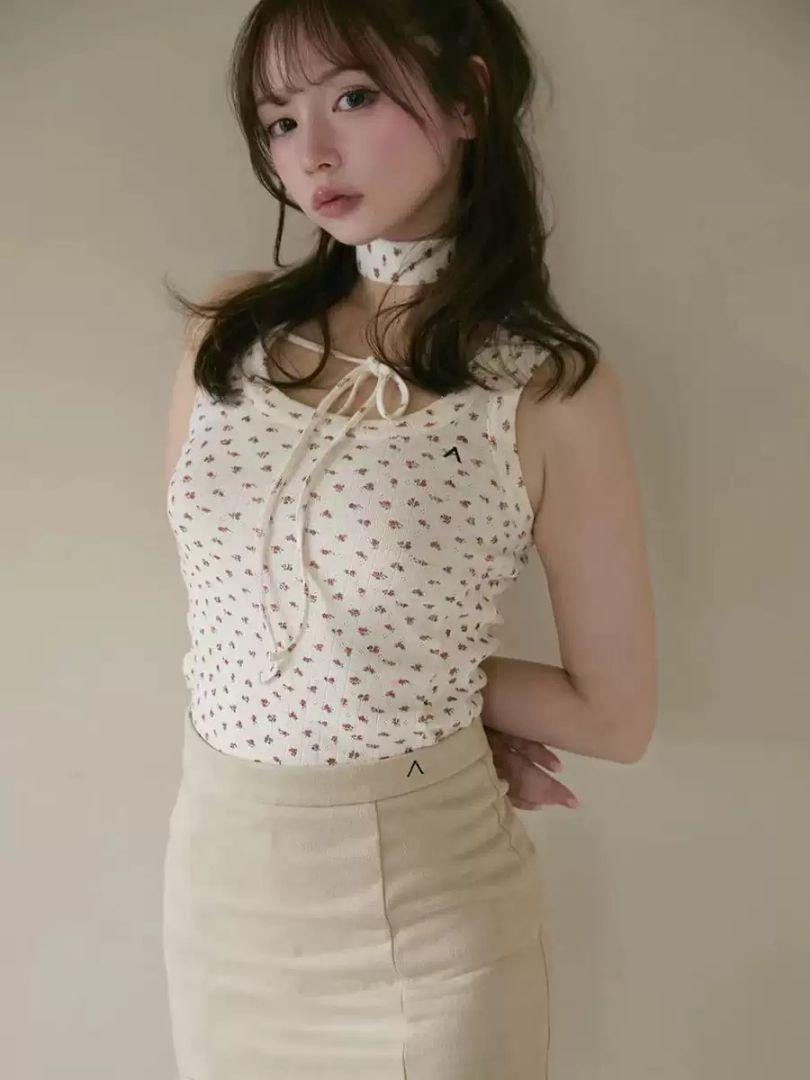 メルカリ最安値❗️ andmary Flower ribbon tops blue andmary Flower ribbon tops - メルカリ