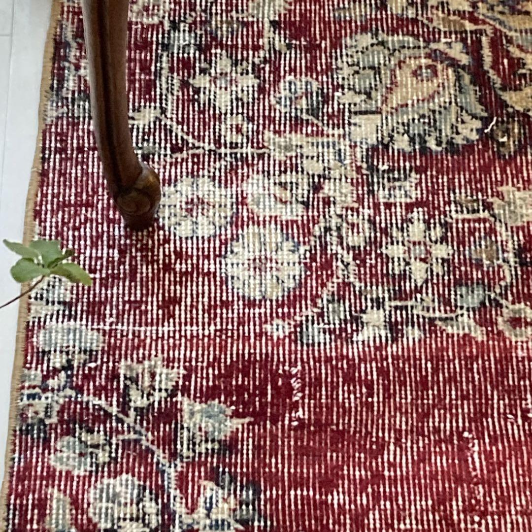 落ち着きレッド／49.5×90 くすみグリーンフラワー　トルコヴィンテージラグ