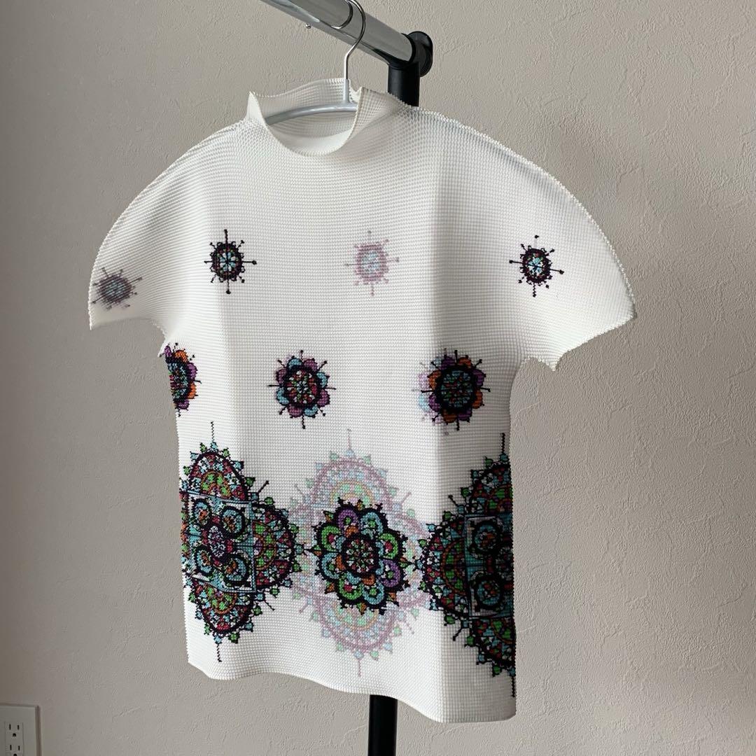 美品】ISSEY MIYAKE ME イッセイミヤケ ハイネック プリーツ 美品】ISSEY MIYAKE ME イッセイミヤケ ハイネック プリーツ