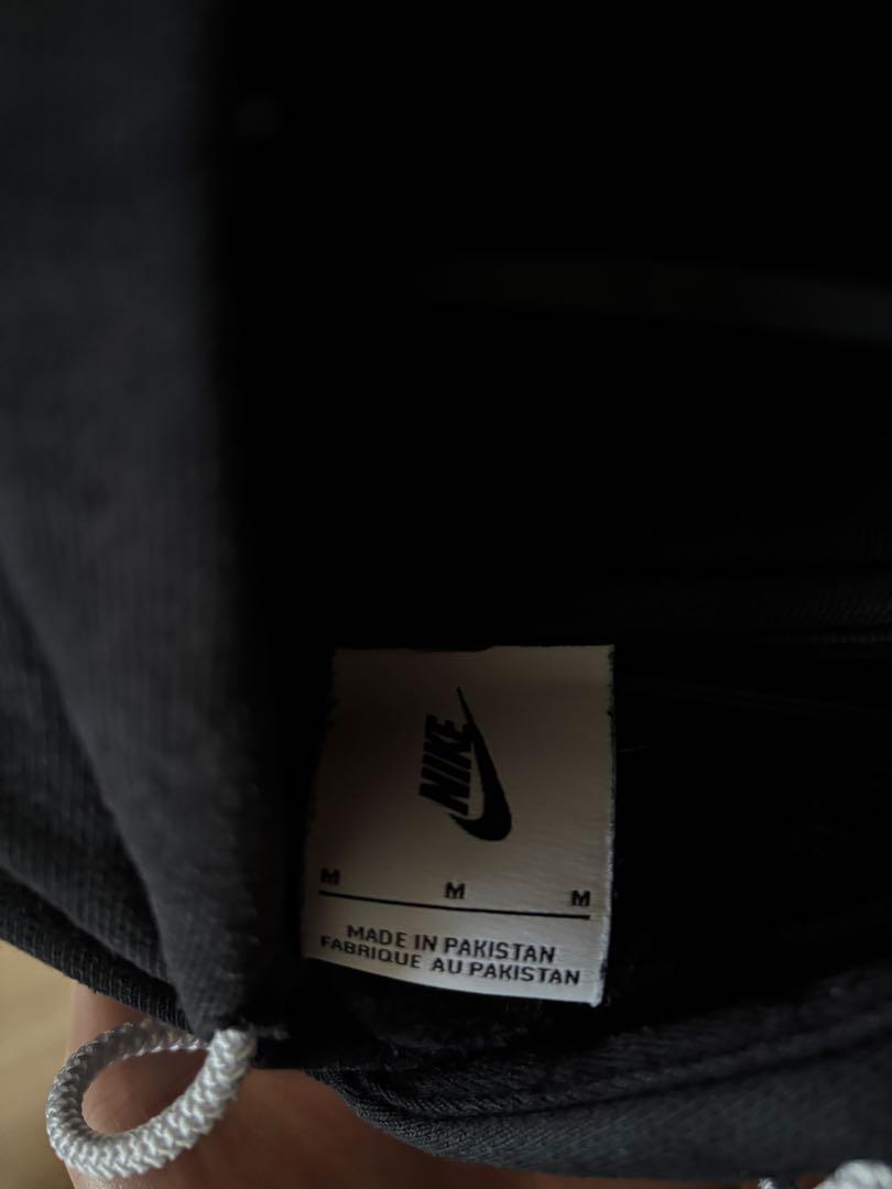 Nike ブラック ソロ　スウッシュ　パーカー
