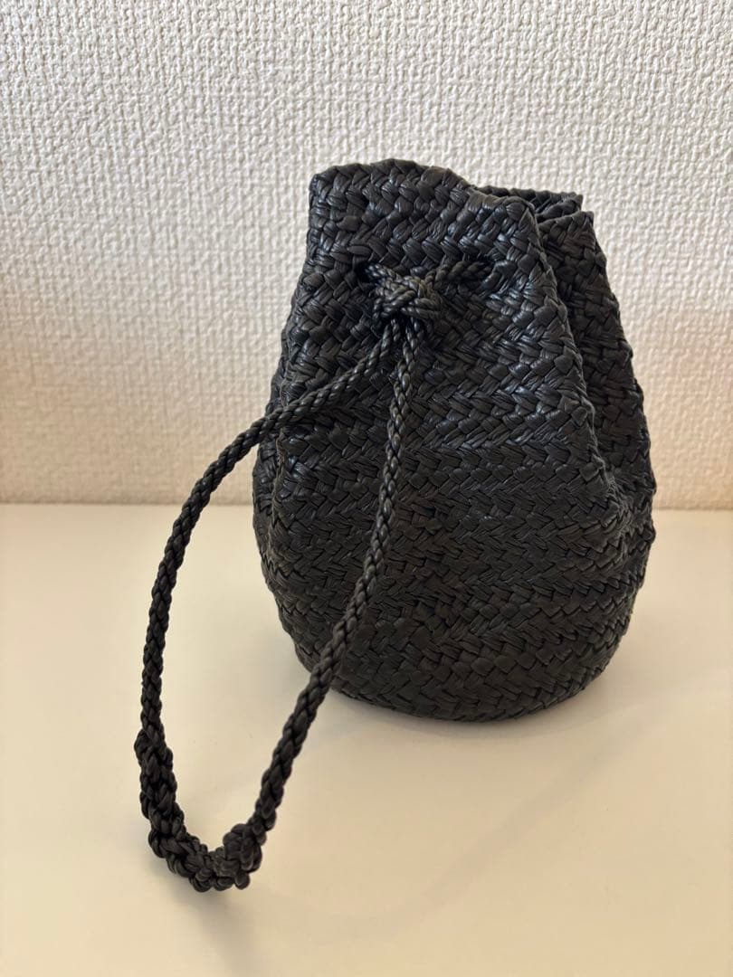 げ Aeta アエタ ハンドポーチバッグ 巾着 編み込み 黒 メッシュ