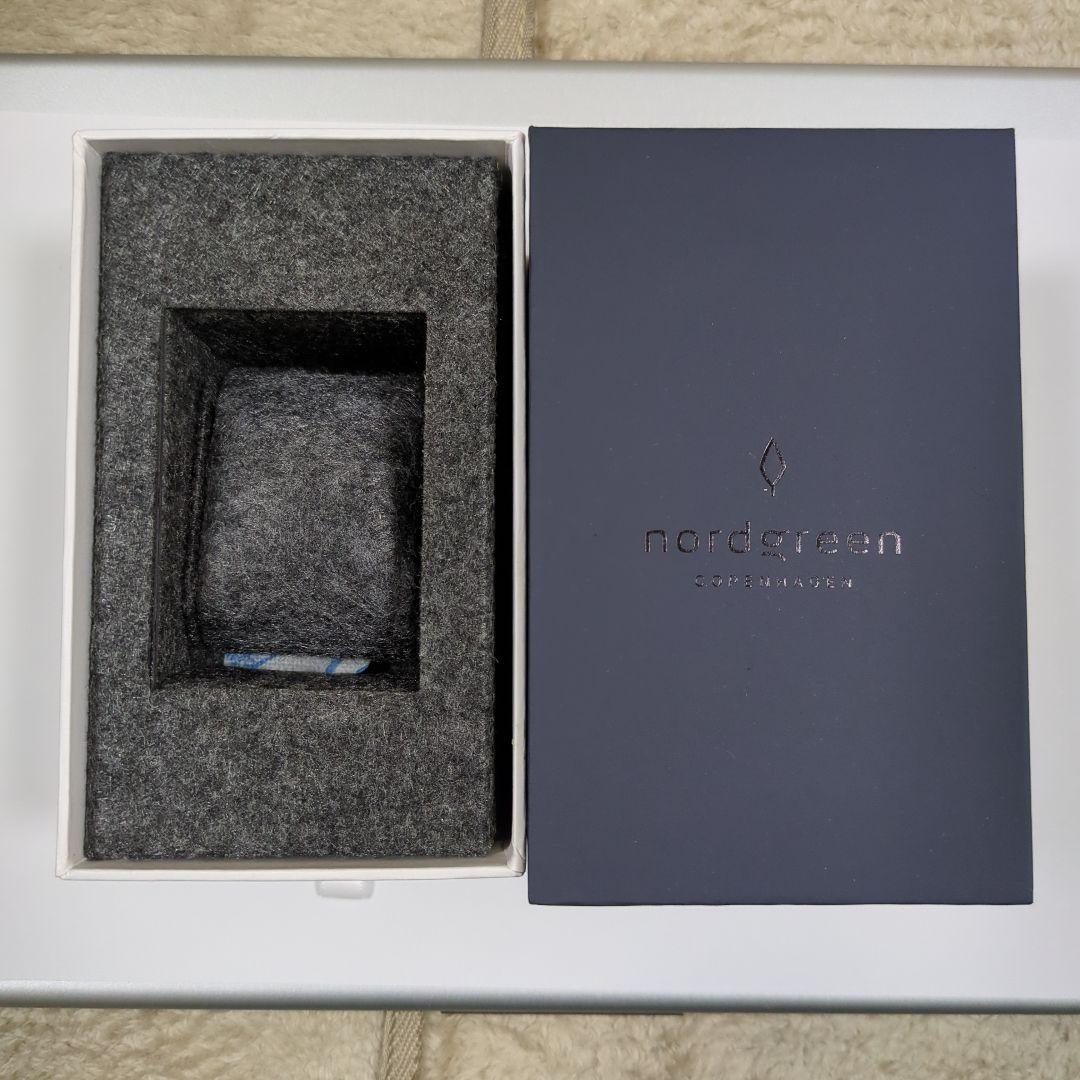 Nordgreen Pioneer ブラック クロノグラフ