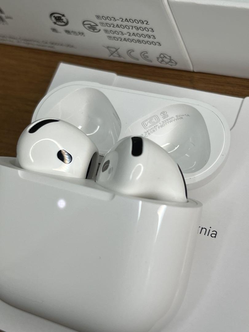【極美品】AirPods 4 MXP93J/A WVVHR