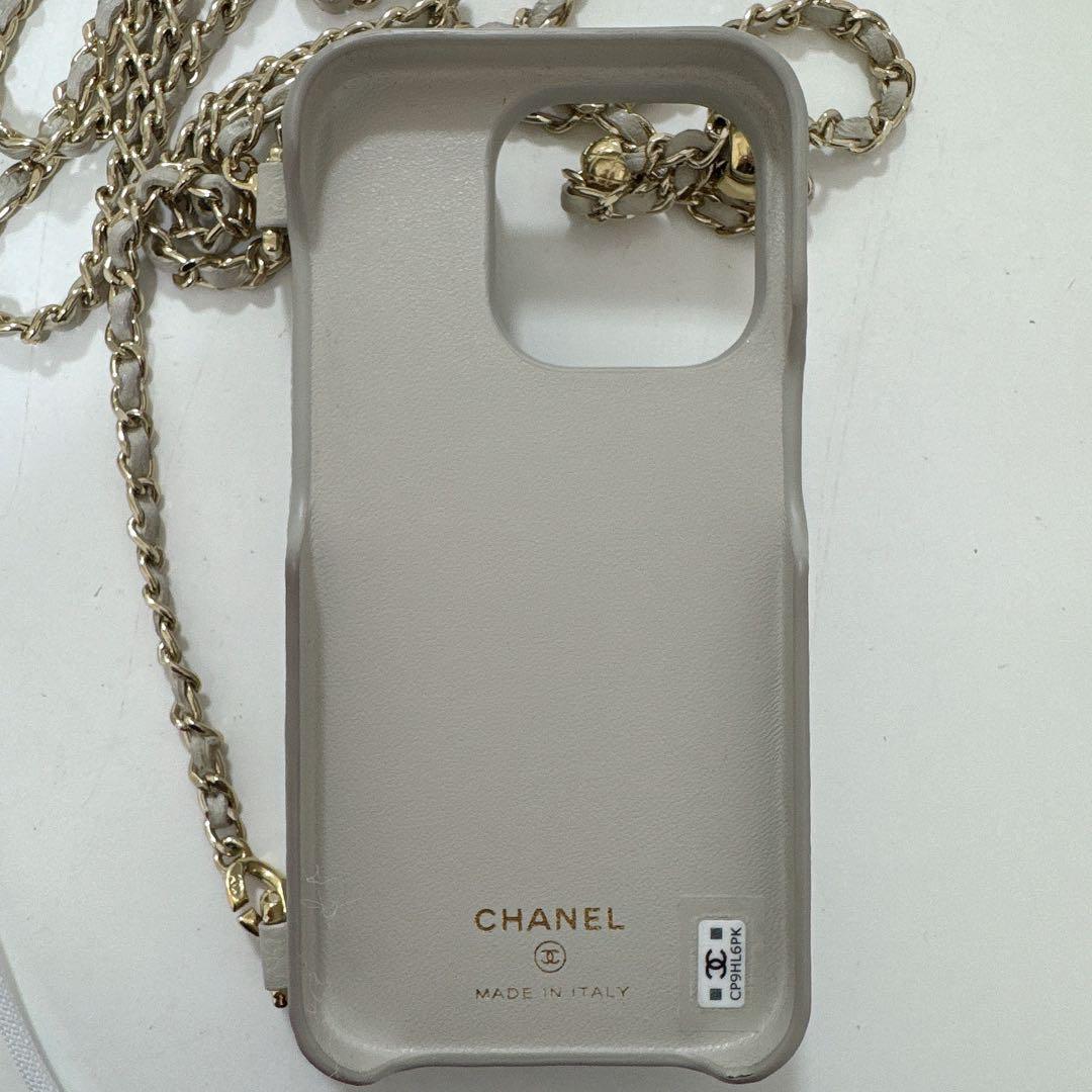 あなたにおすすめの商品 CHANEL キャビアスキン iPhone 15 pro ケース グレー iPhoneアクセサリー