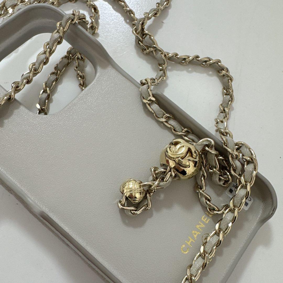 CHANEL キャビアスキン iPhone 15 pro ケース グレー