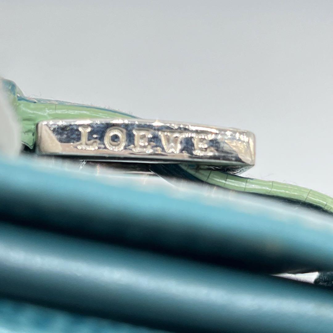 【美品】LOEWE 二つ折り財布 ロゴ型押し シルバー金具 レザー