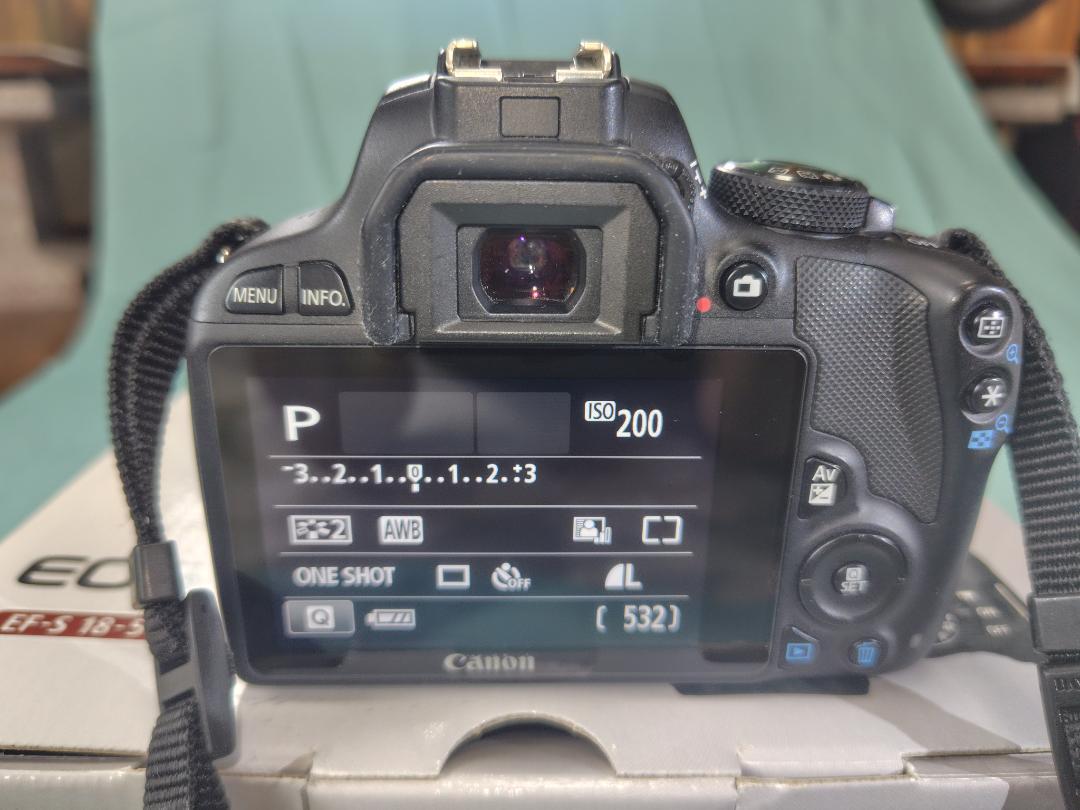 Canon EOS Kiss X7 デジタル一眼レフ 本体とレンズセット
