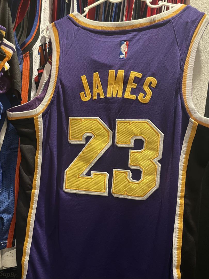 希少 刺繍 NBAユニフォーム LA Lakers LeBron James 希少】 刺繍 NBAユニフォーム LA Lakers LeBron James - メルカリ