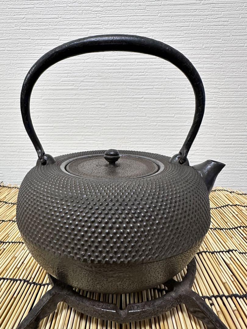 新品、供箱、栞付　菊池保寿堂　菊池 正直造 姥口アラレ　南部鉄瓶　南部鉄器