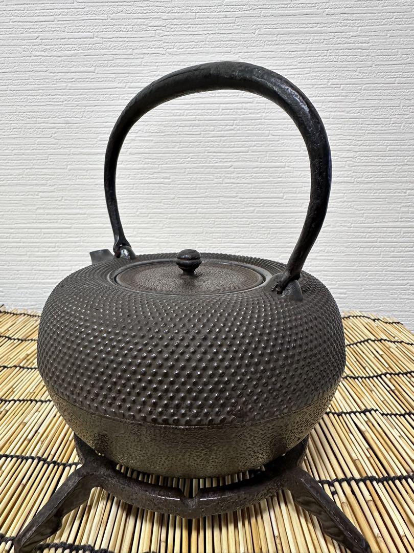 新品、供箱、栞付　菊池保寿堂　菊池 正直造 姥口アラレ　南部鉄瓶　南部鉄器