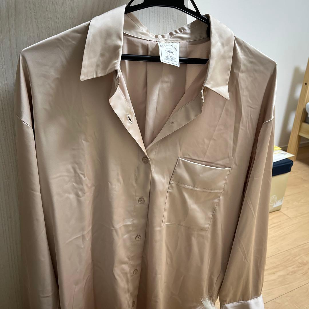 ベージュ サテン 長袖 パジャマシャツ