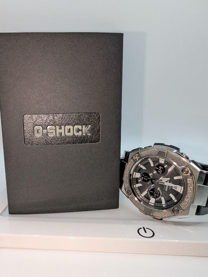G-SHOCK 電波ソーラー GST−W330リングの彫刻がカッコいい