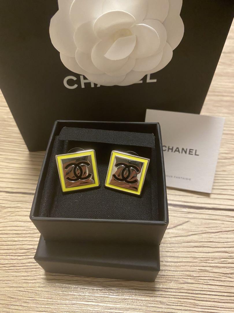 新品　シャネル　ロゴ　ピアス　小　CHANEL ボタン　スクエア　ココマーク