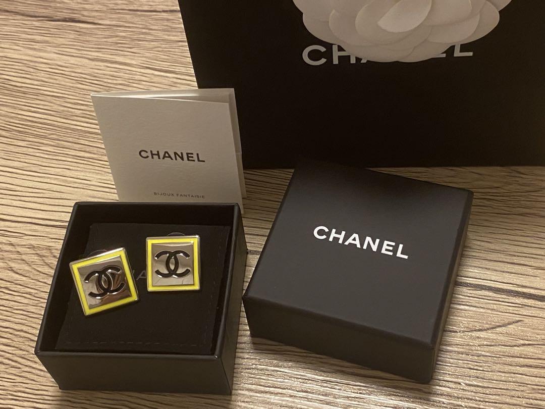 新品　シャネル　ロゴ　ピアス　小　CHANEL ボタン　スクエア　ココマーク