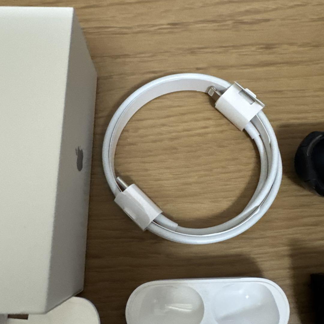 h*n様 Apple AirPods Pro 第二世代 A2698 MagSaf