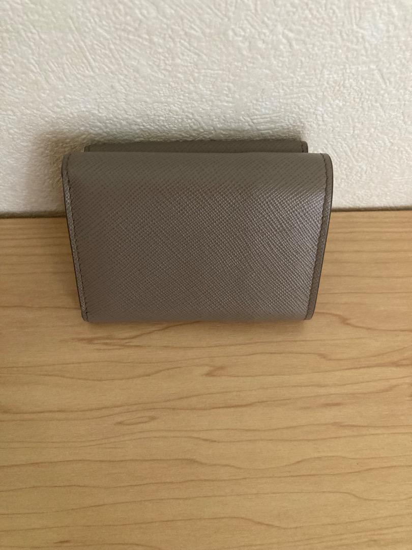 PRADA リボン付き三つ折り財布