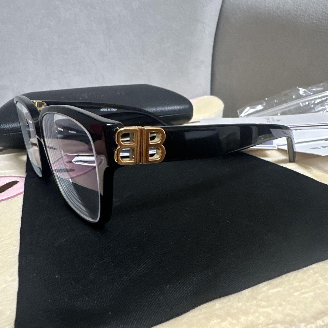 【関税込み】Balenciaga ブラック キャットアイメガネ Balenciaga BB0228S Cat-Eye Sunglasses | Designer Eyewear