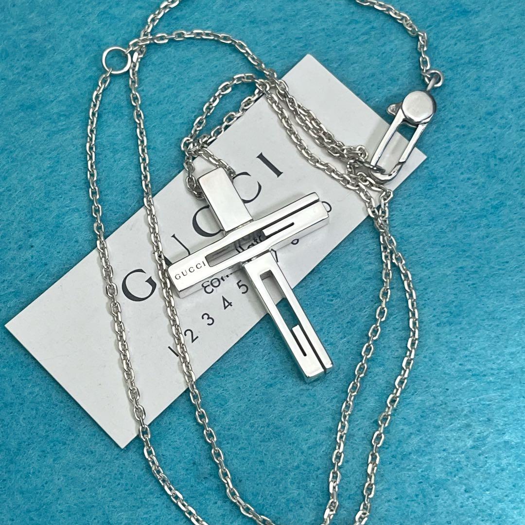 美品　GUCCI クロスネックレス