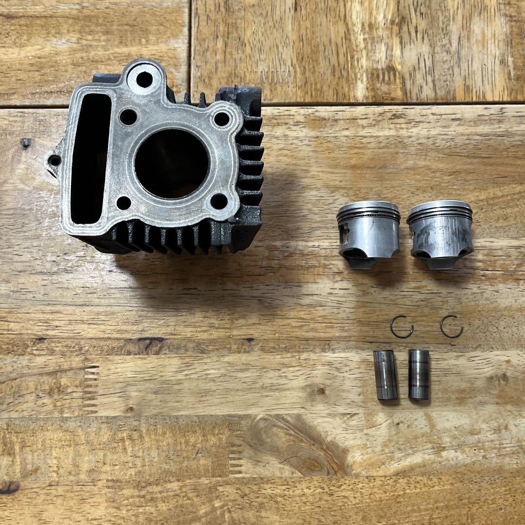 スーパーカブ　ホンダ純正シリンダー　ピストンセット