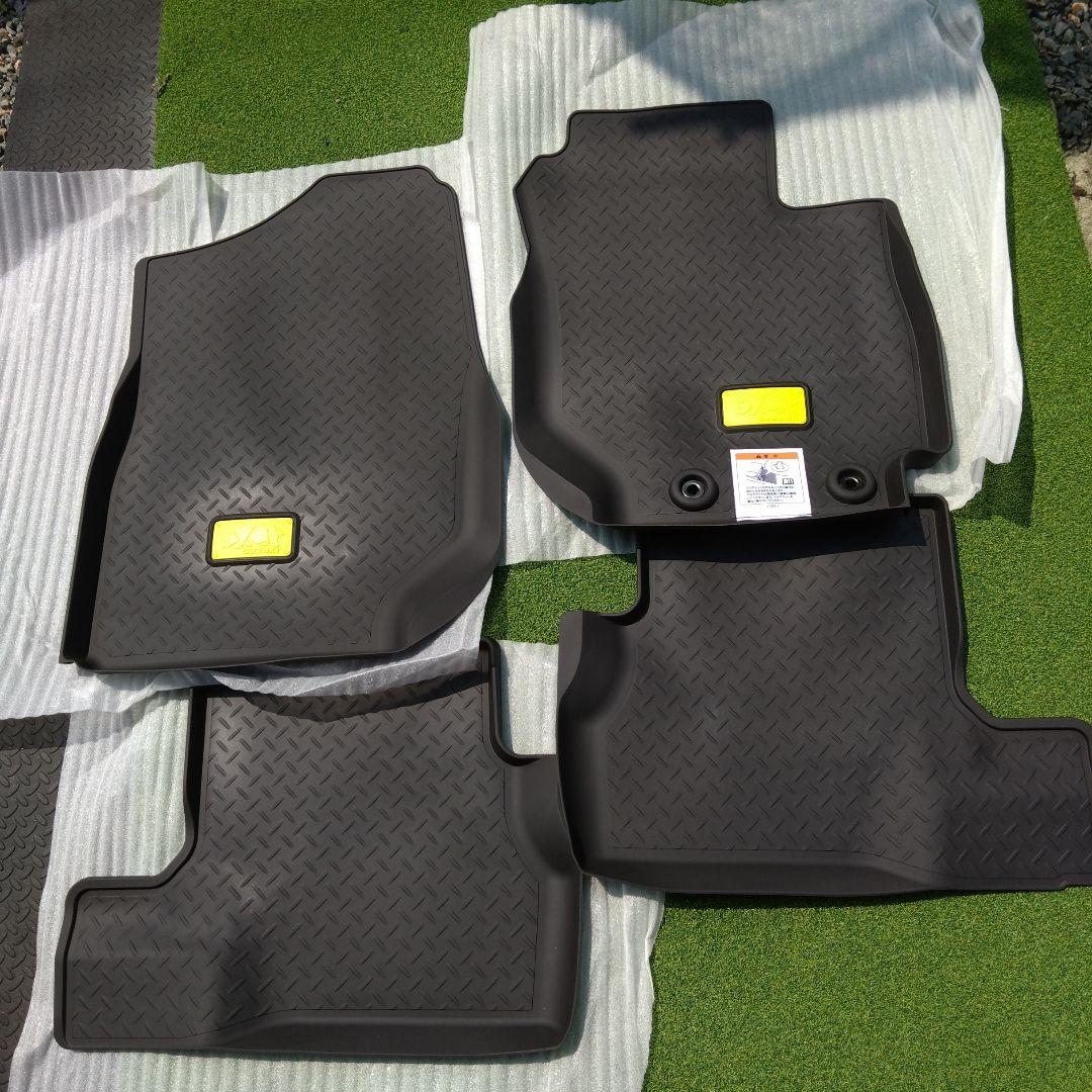 JB64W ジムニー　ゴム製フロアマット