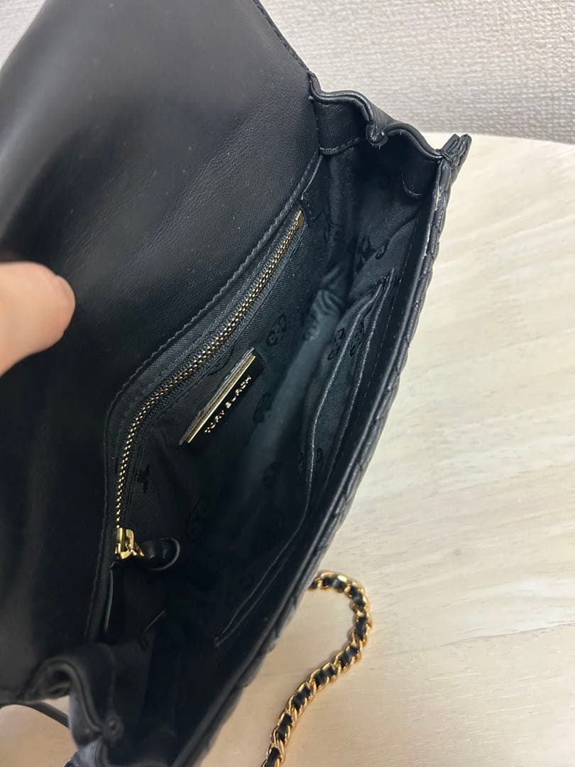 【最安値】トリーバーチ ショルダーバックミニ ブラック(巾着付、購入証明書あり) 【最安値】トリーバーチ ショルダーバックミニ ブラック(巾着付、購入証明書あり)