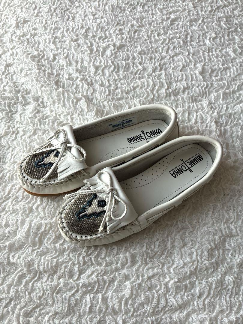 MINNETONKA ホワイト モカシン US6.5 JP23.5cm MINNETONKA ホワイト モカシン US6.5 JP23.5cm Minnetonka White