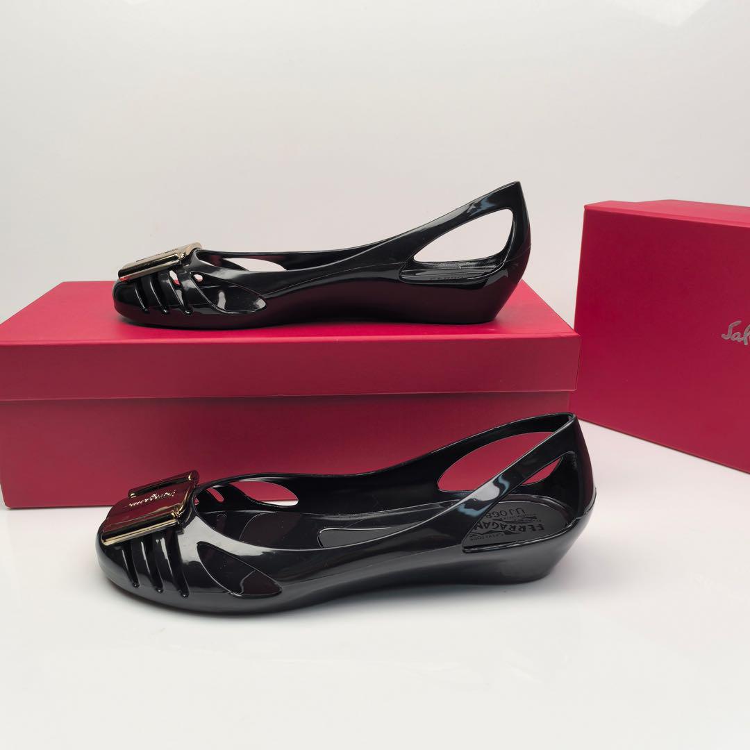 期間限定価格！ Ferragamo フェラガモ ブラック ジェリーサンダル