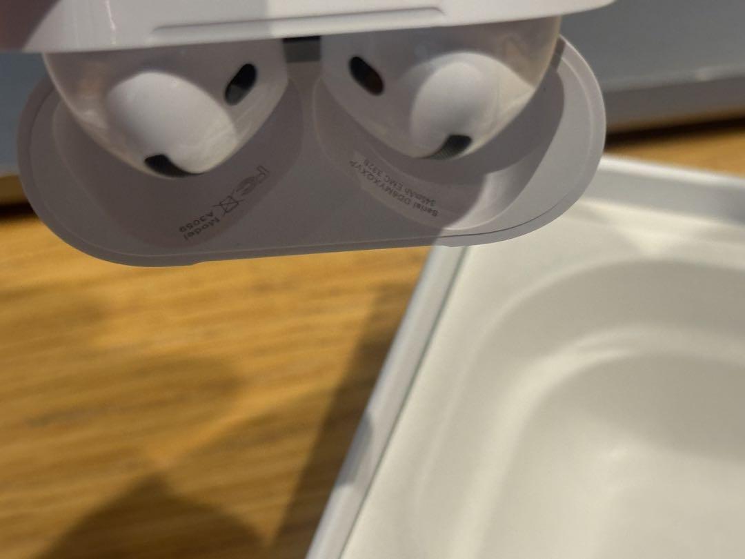 Airpods 4 ANC ノイズキャンセリング