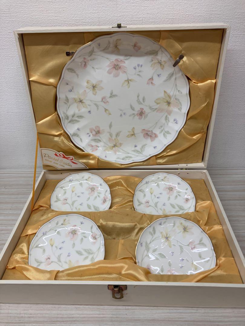 NARUMI BORN CHINA ケーキセット丸皿大1枚小4枚計5枚※美品