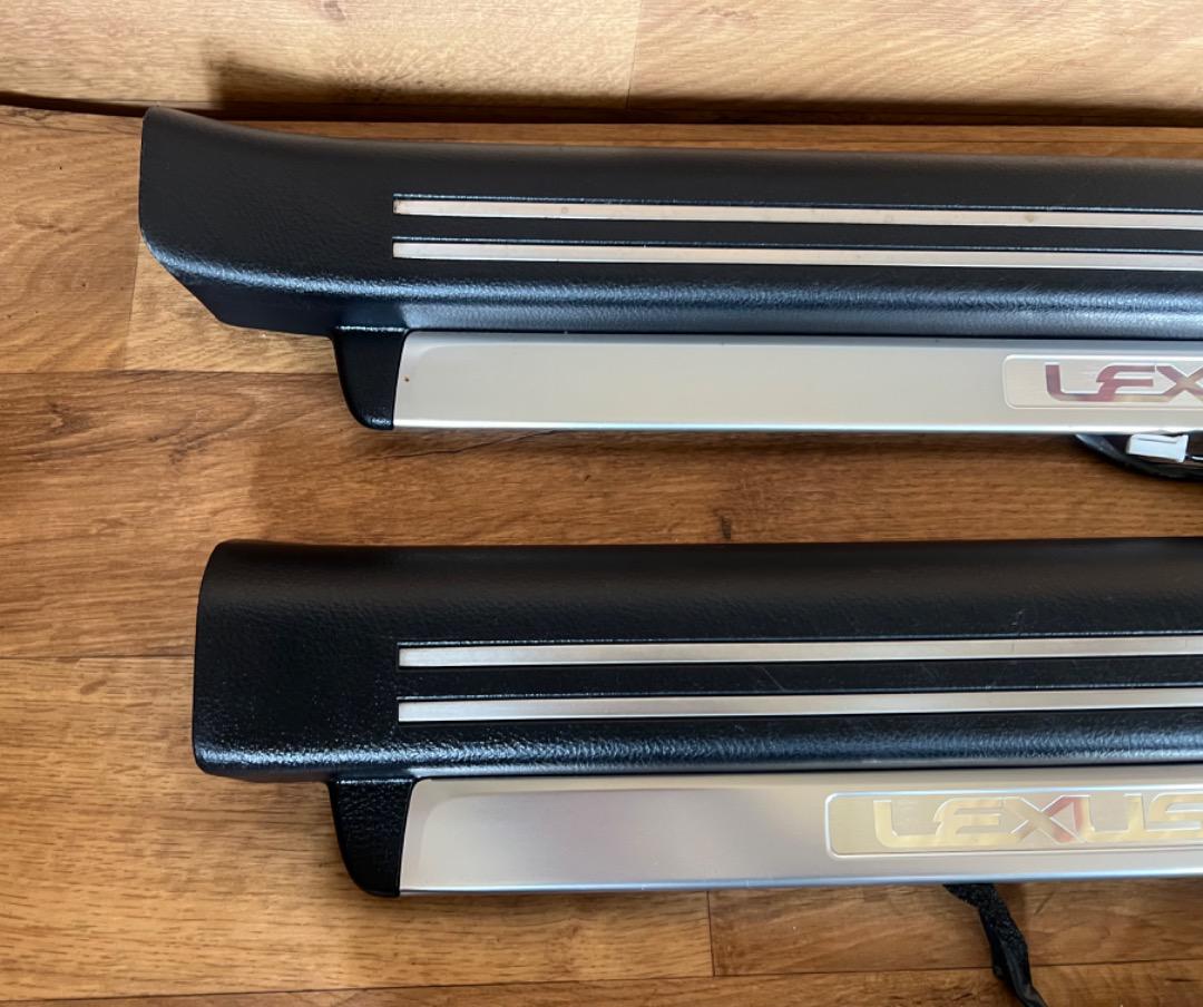 レクサスLS600 オプションLEDスカッフイルミネーション UVF46
