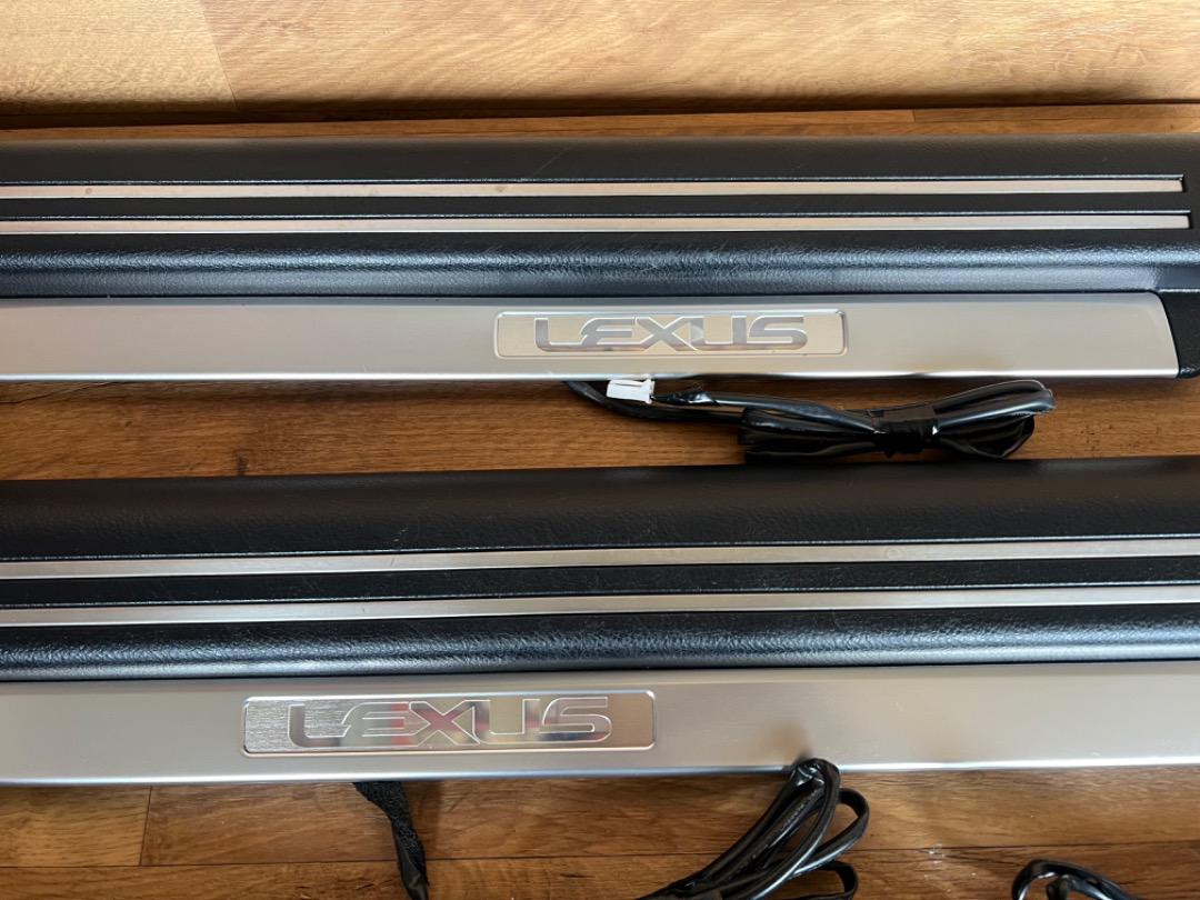 3。レクサスLS600オプションLEDスカッフイルミネーションUVF46