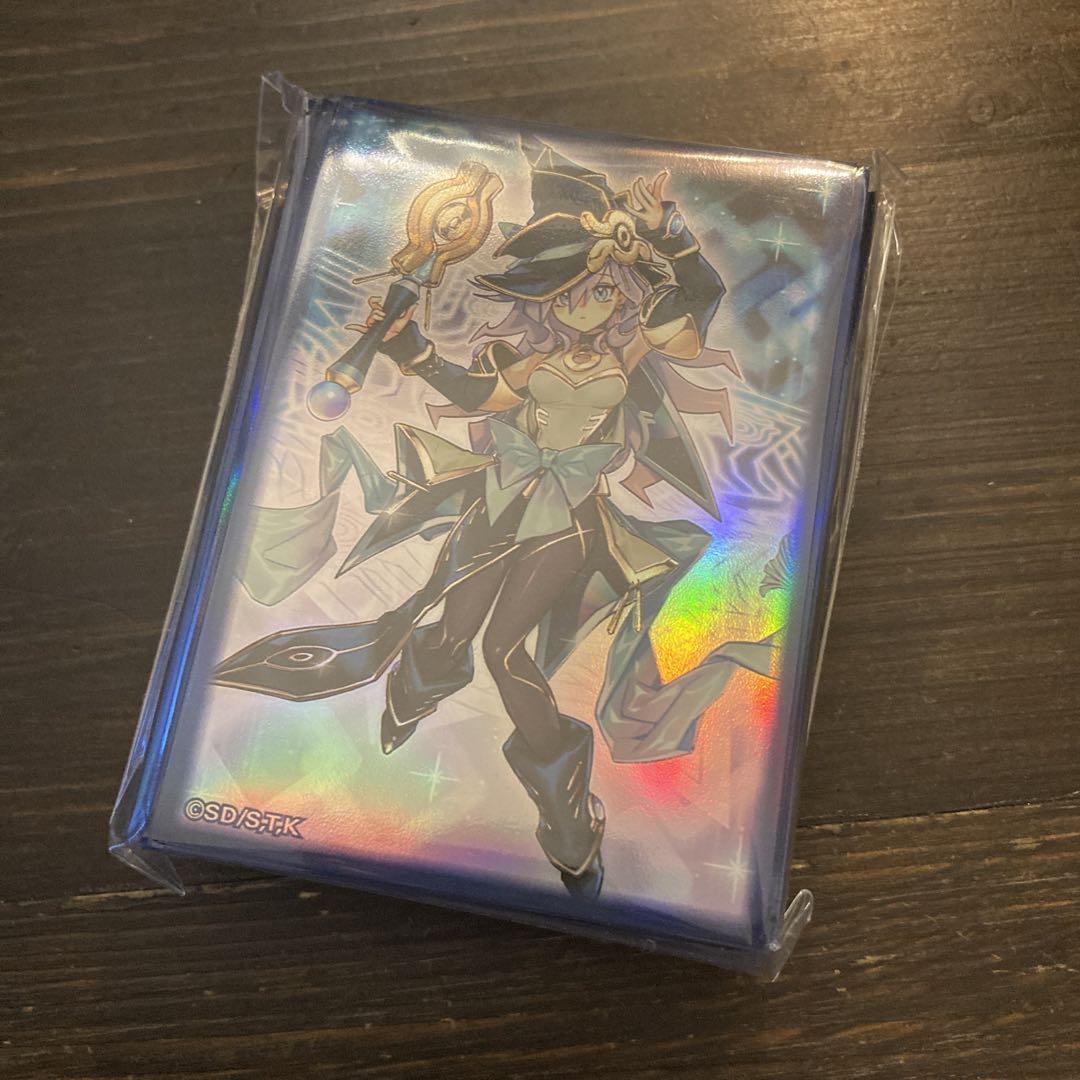 遊戯王 幻惑の見習い魔術師 スリーブ Amazon.co.jp: 幻惑の見習い魔術師 63×90 遊戯 60枚入り カード
