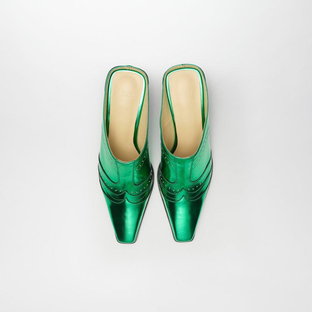 SOPHIA LEATHER MULES (ALM.) SOPHIA LEATHER MULES (ALM.)