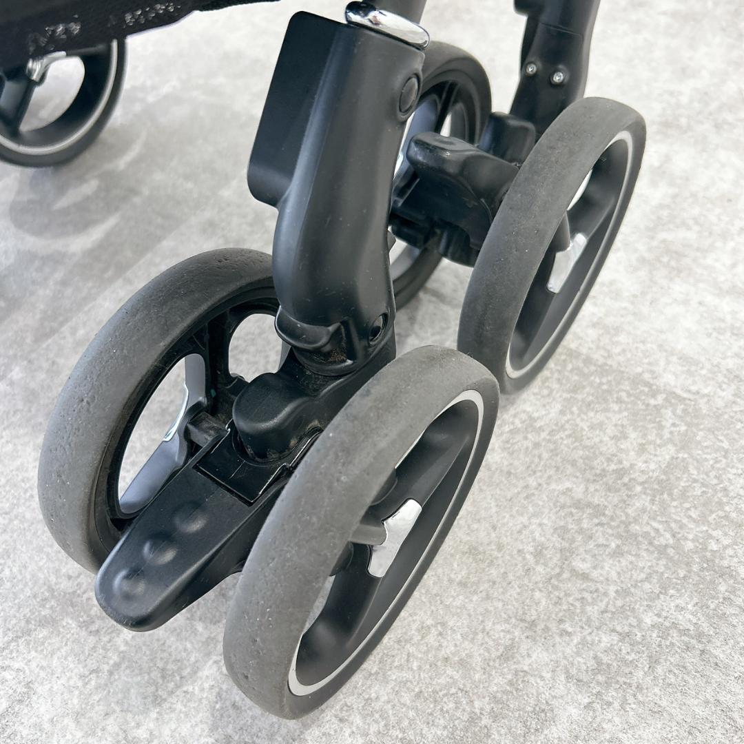 アップリカ ラクーナクッションAE カーキ AB型ベビーカー　両対面
