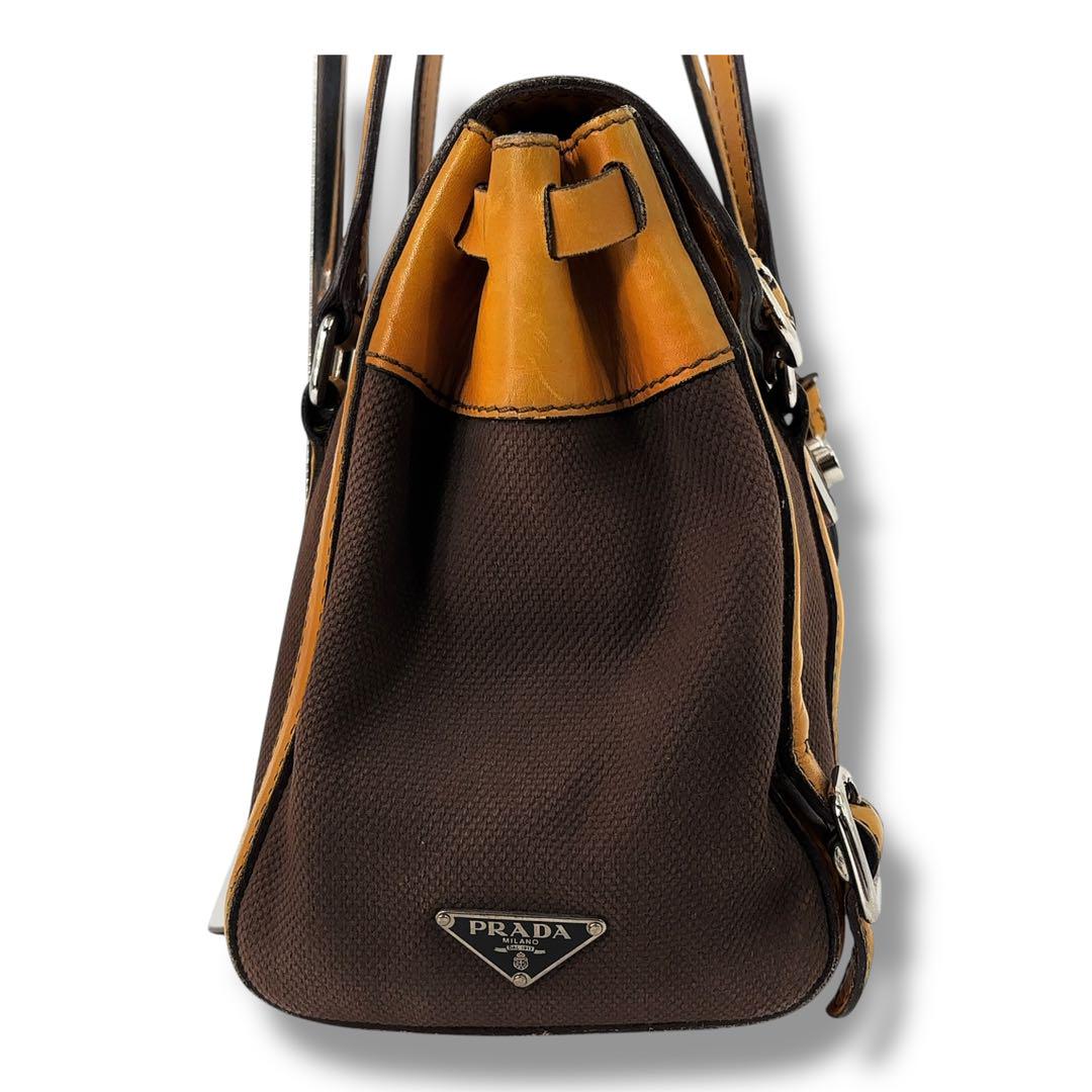 【希少】PRADA プラダ　ハンドバッグ　ボストン　三角プレート　レザー　金具