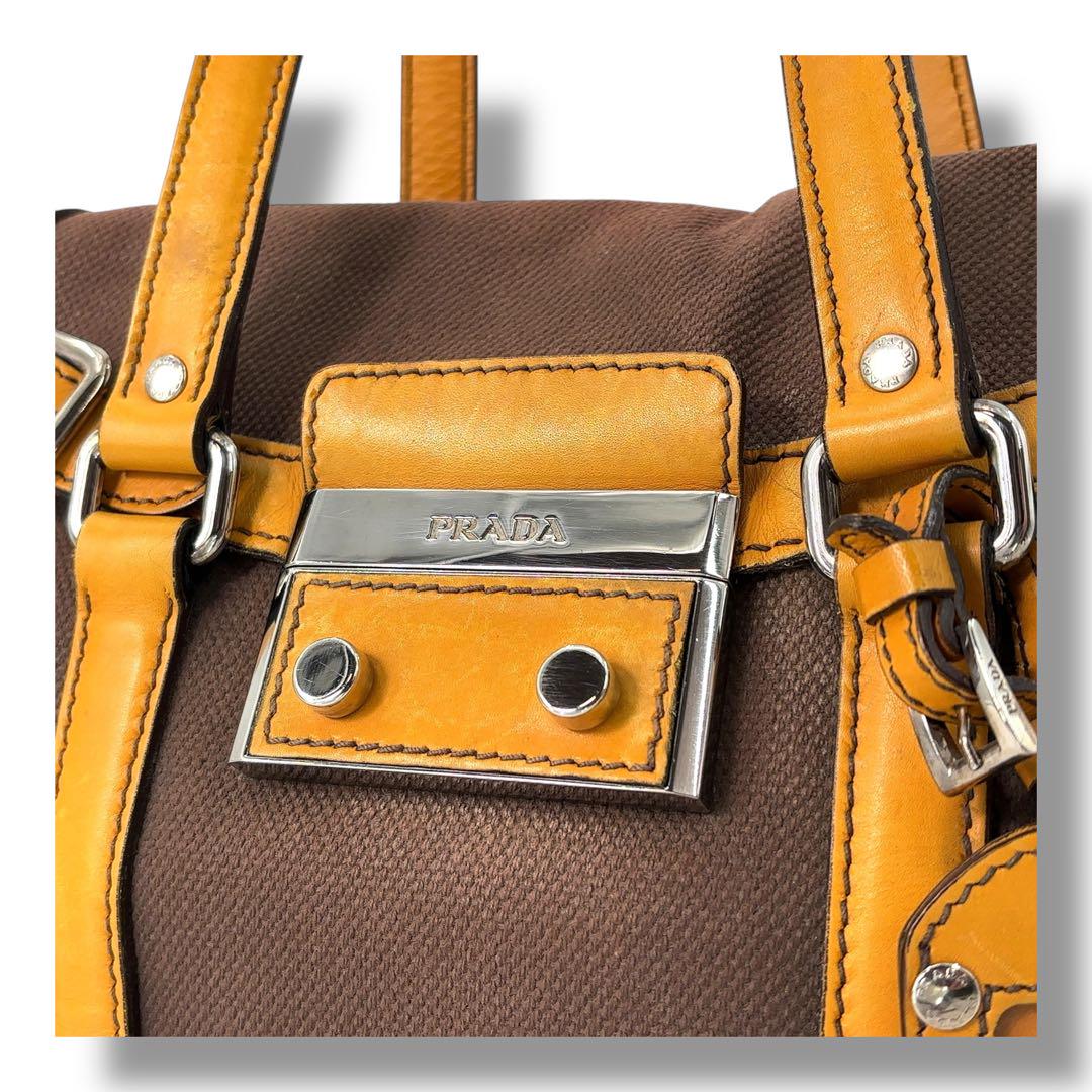 【希少】PRADA プラダ　ハンドバッグ　ボストン　三角プレート　レザー　金具