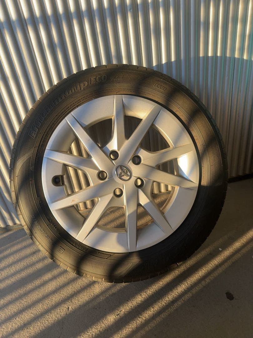 プリウスα 純正ホイール 16インチ