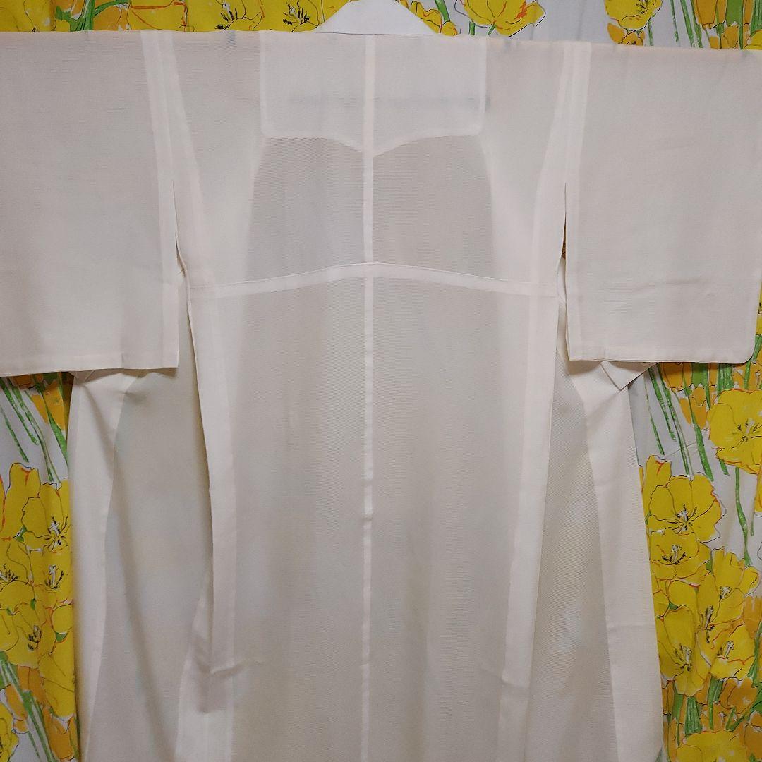 絽長襦袢　夏用　生成り色　正絹　背当て付き　sizeは画像に、記載あり。