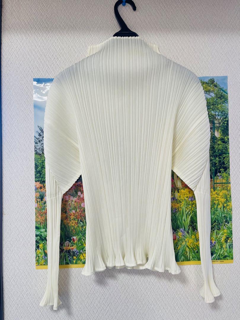 ISSEY MIYAKE プリーツプリーズ　裾はフリルです