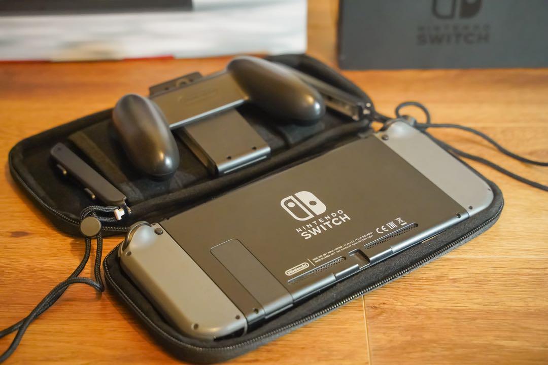 Nintendo Switch グレー 本体 純正ケースセット 箱付き Nintendo Switch グレー 本体 純正ケースセット 箱付き